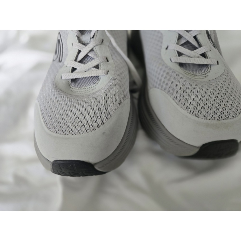 SKECHERS Max Cushioning Endeavour Men Size 12 US Gray Running, Walk Shoe